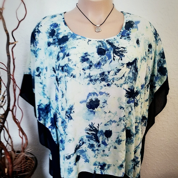Ava & Viv Tops - Blue Floral Tunic | Ava & Viv | Women's Plus | 2X